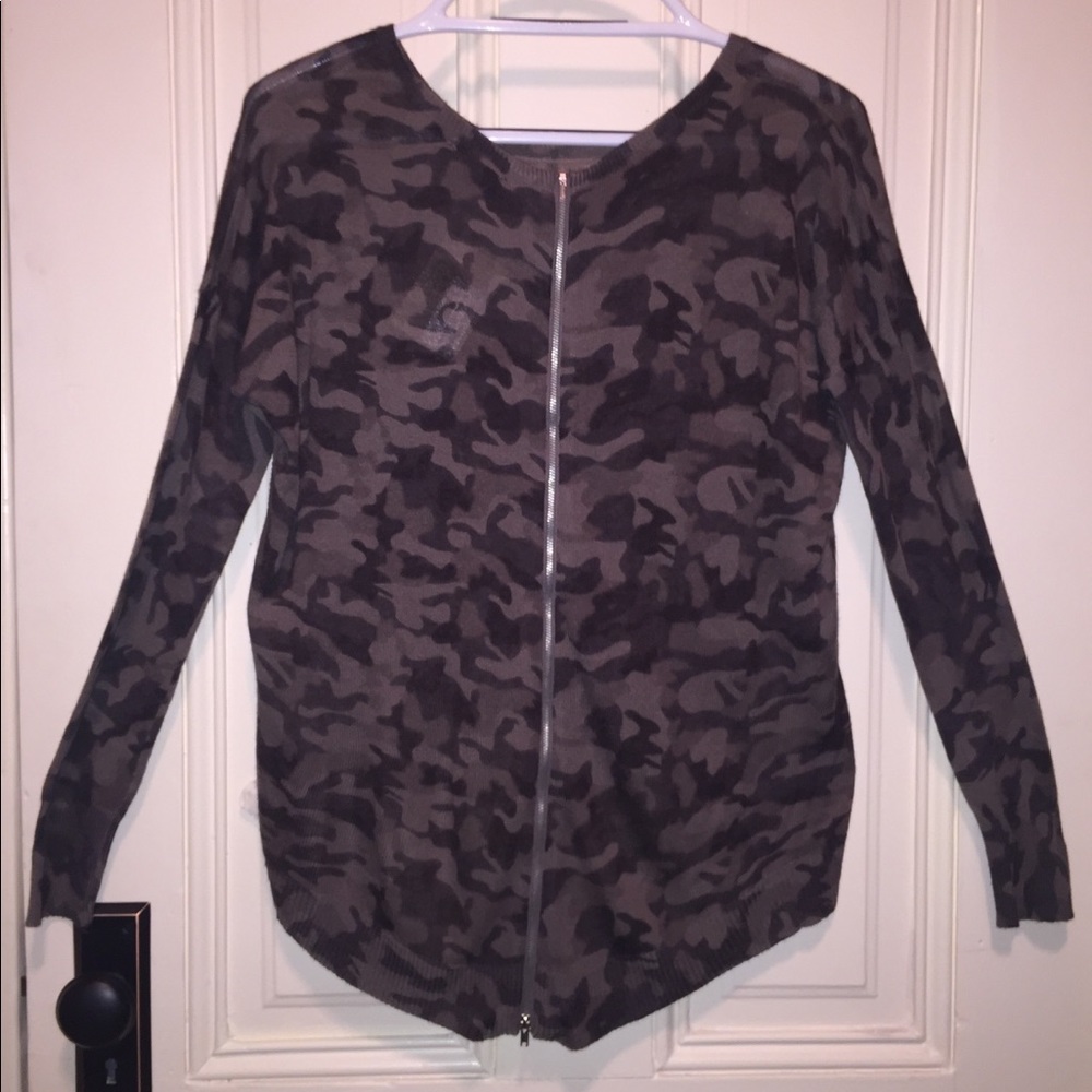 NEW W/ TAGS Camo sweater